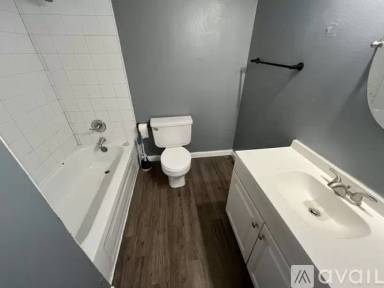 Main picture of 44 Royal Crest Dr
