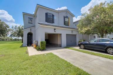 Main picture of 20626 Maxim Pkwy