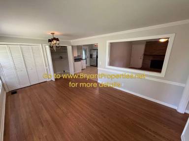 Main picture of 720 Robert Burns Dr