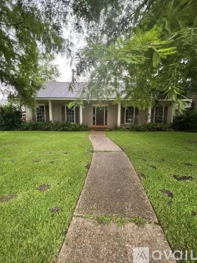Main picture of 155 Villere Dr