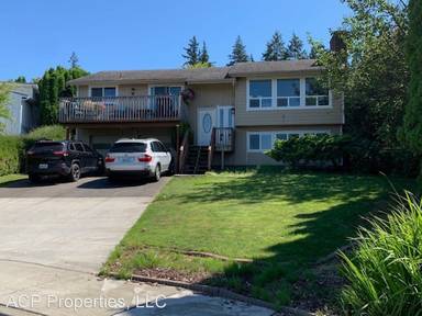 Main picture of 205 Bayside Pl