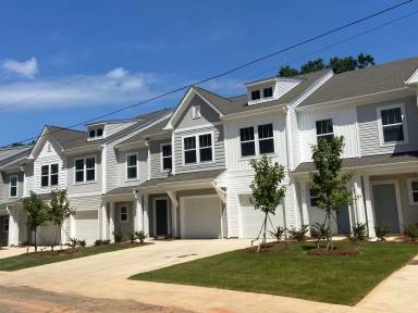 Main picture of 607 Elizabeth Ave