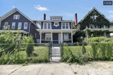 Main picture of 1395 E Long St