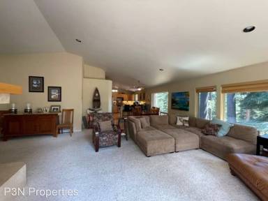 Main picture of 697 Carson Ct