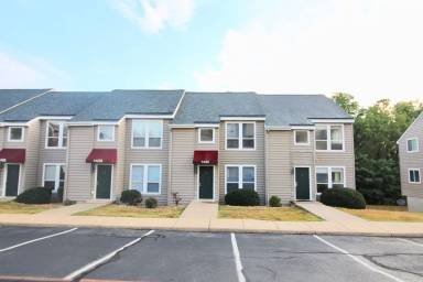 Main picture of Foxhill Townhomes