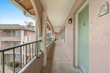 Main picture of 115 Oyster Bay Cir