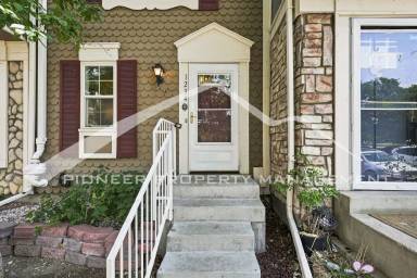 Main picture of 1234 S Idalia St