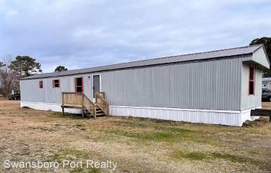 Main picture of 381 Swansboro Loop Rd