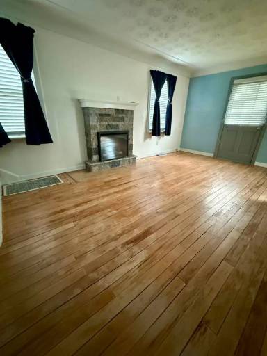 Main picture of 40 Edwards Ct