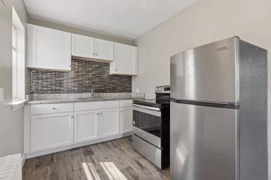 Main picture of 969 Smith Ave S