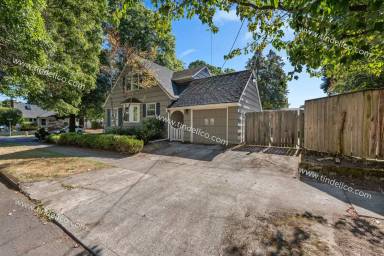 Main picture of 7635 N Fowler Ave
