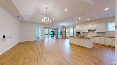 Main picture of 2670 Ostia Cir