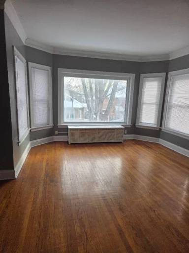 Main picture of 7926 S Paxton Ave