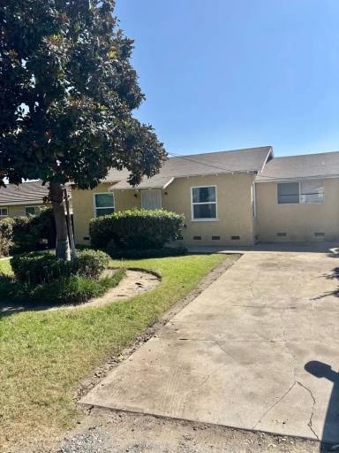 Main picture of 5465 W Phillips Blvd