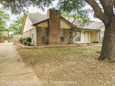 Main picture of 3013 Clover Ln