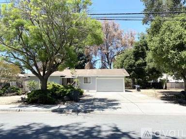 Main picture of 272 Tyrella Ave