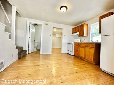 Main picture of 1030 Vanderbraak St 1032 St