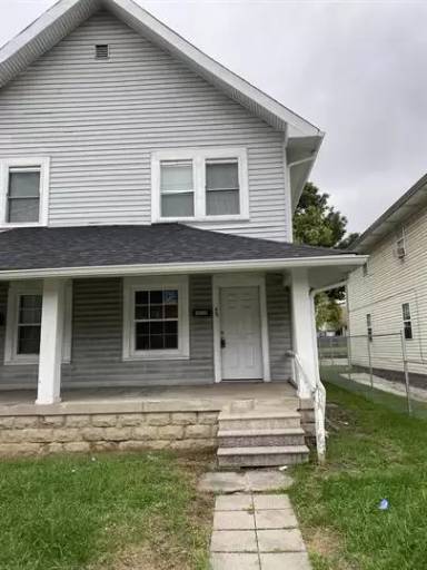Main picture of 4818 E Washington St