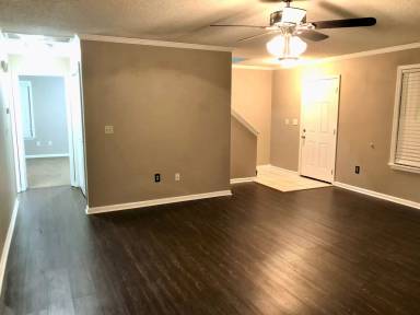 Main picture of 1203 Golf Course Dr