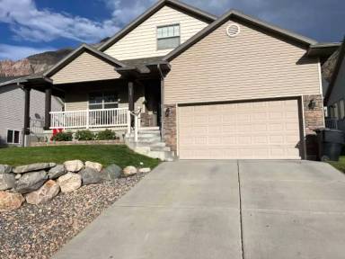 Main picture of 639 S Appaloosa Cir