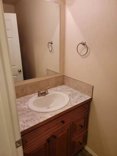 Main picture of 913 E Dewey Ave