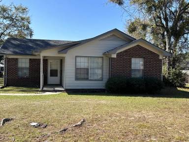 Main picture of 82 Crosby Dr