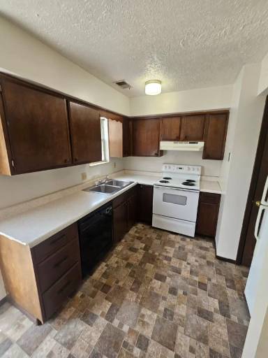 Main picture of 155 Elm St