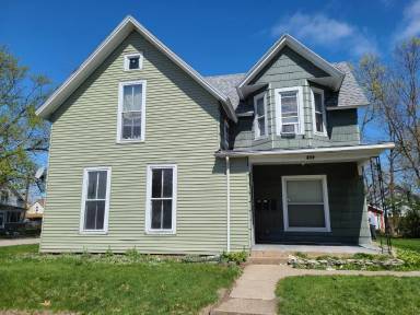 Main picture of 434 W Lawrence St