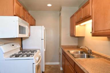 Main picture of 264 G St