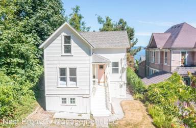 Main picture of 3724 Grand Ave