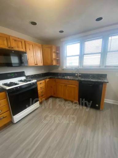 Main picture of 3899 Washington St
