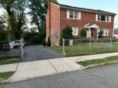 Main picture of 50 Sanford Ave