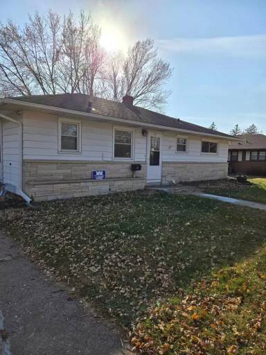 Main picture of 237 W Tyler Ave