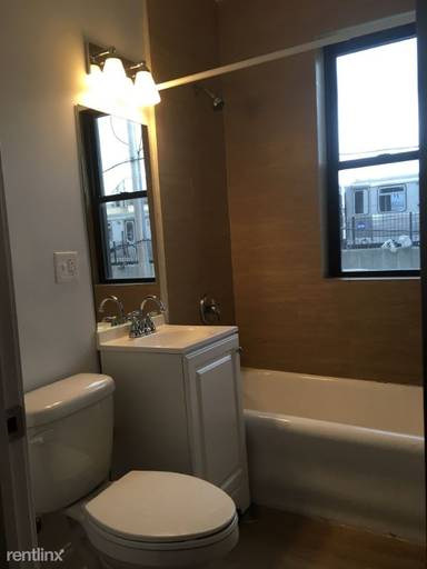 Main picture of 327 Howard St