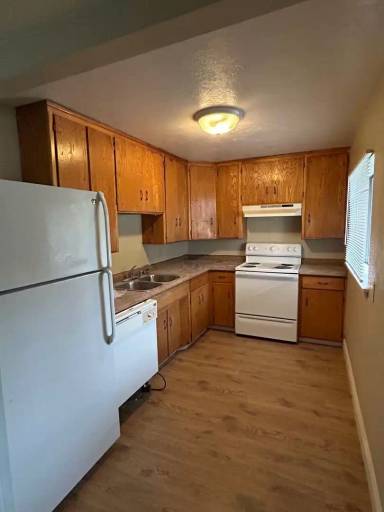 Main picture of 439 W 7th St