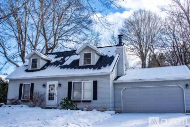 Main picture of 15 Longwood Dr