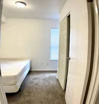 Main picture of 107 E Daniel St