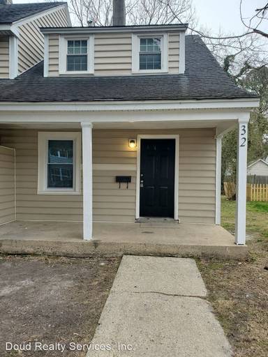 Main picture of 32 Farragut St