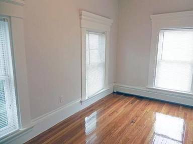 Main picture of 17 Webster St