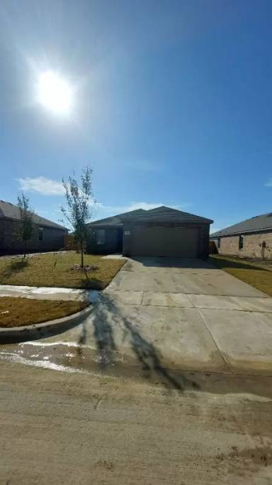 Main picture of 1405 Waverley Dr
