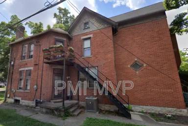 Main picture of 217 W Hubbard Ave