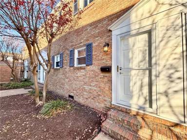 Main picture of 1268 Little Bay Ave