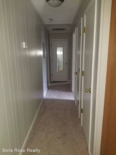 Main picture of 921 Virgie St