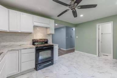 Main picture of 1803 Allen St