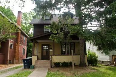 Main picture of 1011 Church St