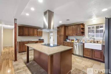 Main picture of 426 Leinum Ct