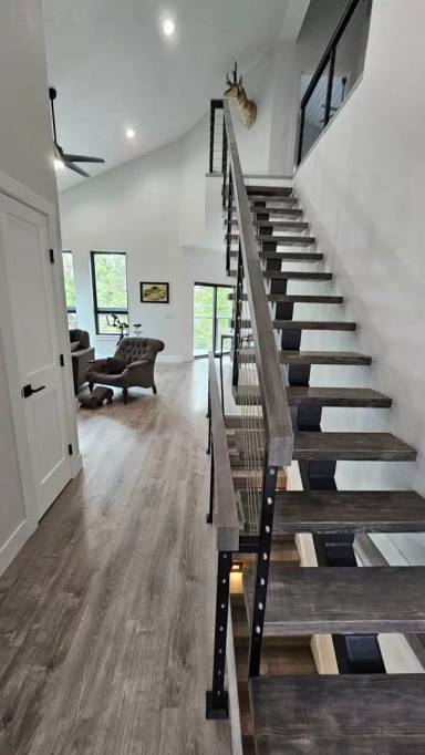 Main picture of 207 Whisper Ridge Dr