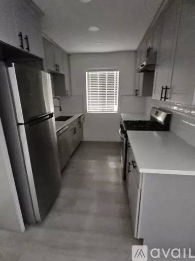 Main picture of 5311 Hermitage Ave
