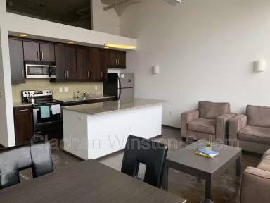 Main picture of 675 N Main St