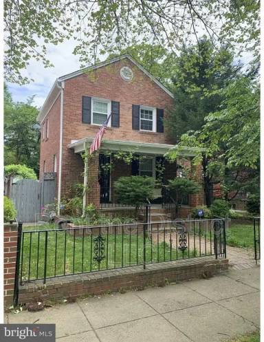 Main picture of 3517 Alton Pl NW